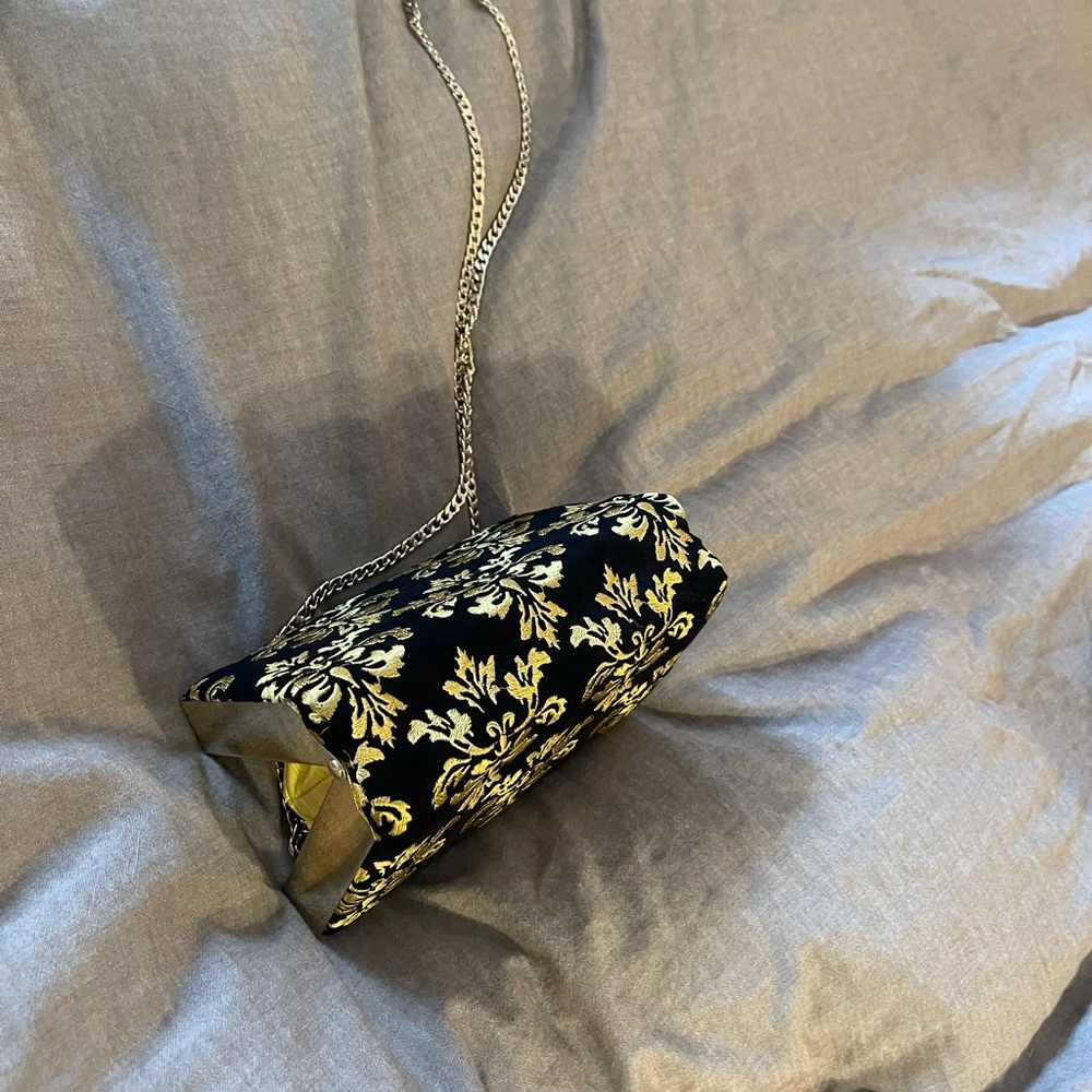 Handbag - Picture 2 of 7